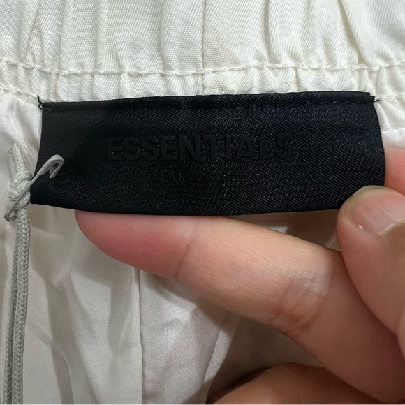 Fear of God Essentials Nylon Shorts Cloud Dancer Size XS Athleisure Streetwear - Picture 8 of 12